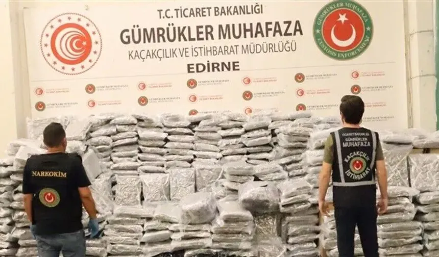Kapıkule’de TIR’a gizlenmiş 810 kilo uyuşturucu ele geçirildi