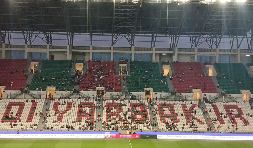 Amedspor-Trabzonspor maçı öncesi taraftarlar stadyuma alınmaya başladı