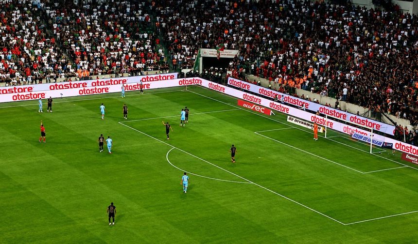 Trabzonspor, Diyarbakır’da eli boş döndü: Amedspor’dan tarihi galibiyet