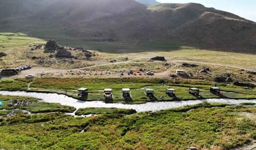 Genç İHH’dan Hakkari’de 60 öğrencinin katıldığı doğa kampı