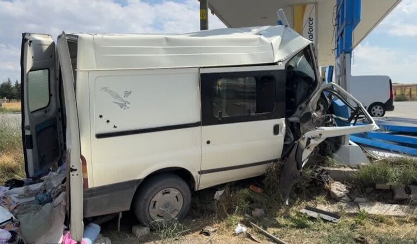 Elazığ-Keban yolunda iki araç çarpıştı: 3’ü çocuk 7 yaralı