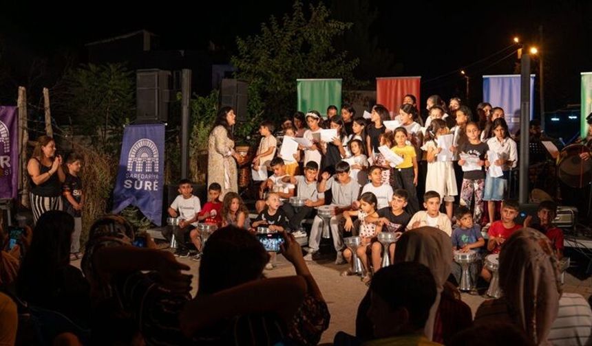 Kervanpınar'da Çocuklar Sahneye Çıktı, Mahalle Ezgilerle Şenlendi
