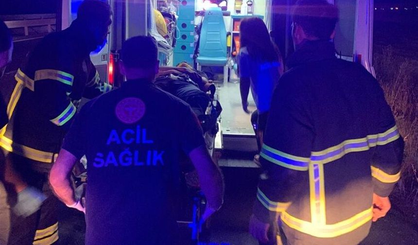 Mardin'de yol kenarına savrulan otomobildeki 3 kişi yaralandı.