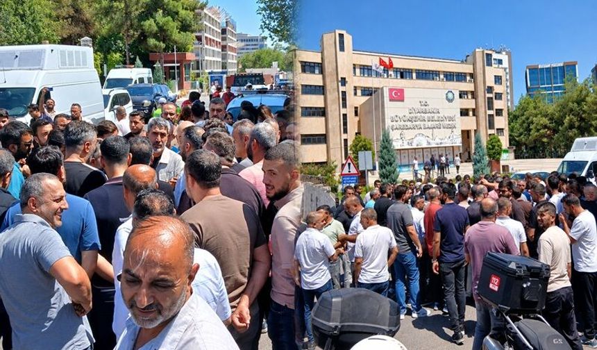 Öğrenci Servis Esnafı Diyarbakır Büyükşehir Belediyesi Önünde Toplandı
