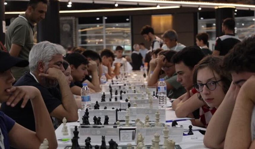Malatya’da 17 Ülkeden 625 Sporcu Satrançta Yarışıyor