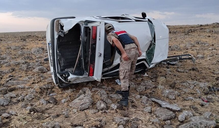 Şarampole devrilen otomobildeki 4 kişi yaralandı