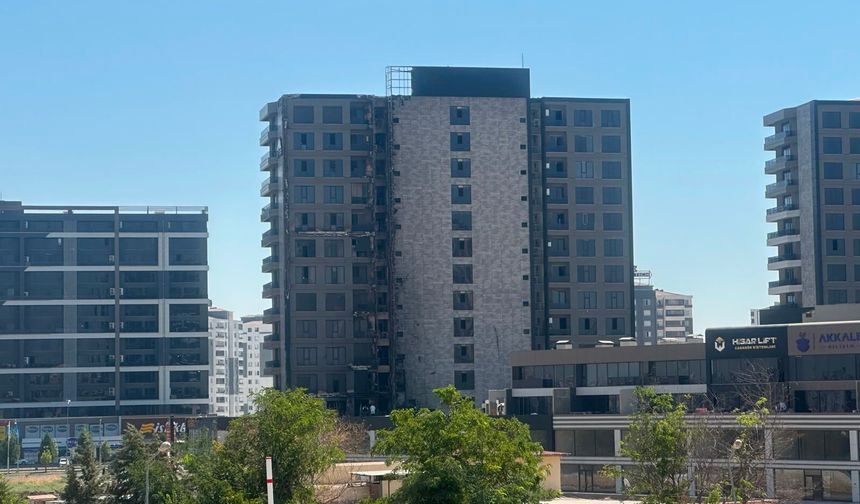 Diyarbakır'daki Plaza Yangını Adli ve Teknik Açıdan Mercek Altına Alındı