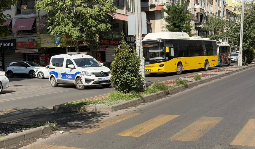 30 Ağustos Provaları Nedeniyle Yaşar Kemal Caddesi trafiğe kapatıldı
