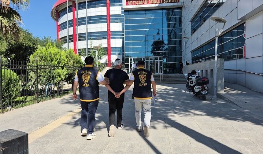 Kavgayı ayırmaya çalışan kişiyi bıçaklayan şüpheli tutuklandı