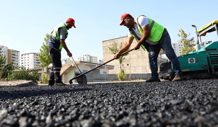 Diyarbakır’da İki Cadde Asfaltla Yenilendi: 10 Bin 400 Ton Serildi