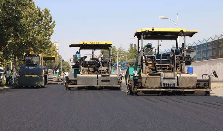 Elazığ Bulvarı’nda asfalt çalışması: O güzergâh trafiğe kapatıldı