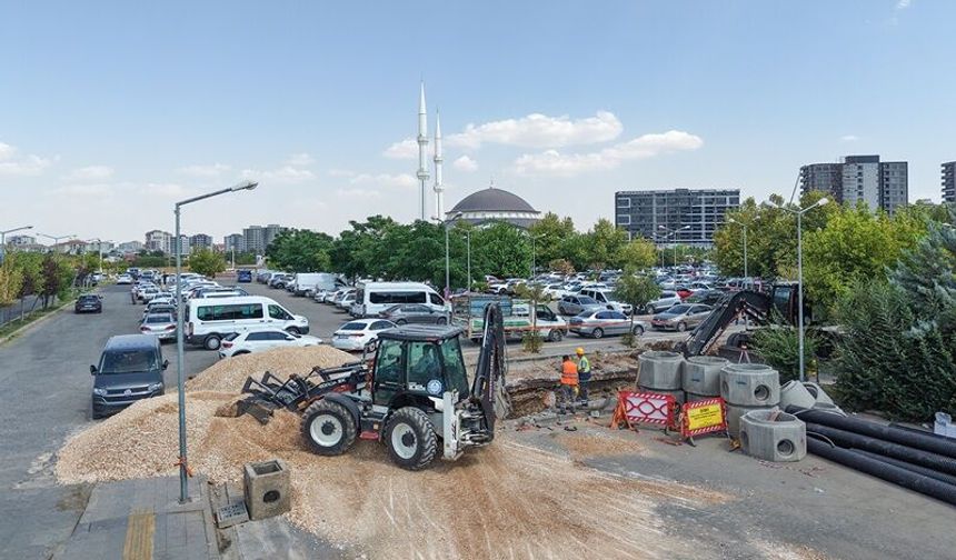 Diyarbakır Gazi Yaşargil Hastanesi’nin kanalizasyon hattı yenileniyor