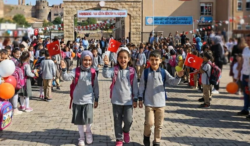 Diyarbakır’da yeni eğitim öğretim yılı başladı