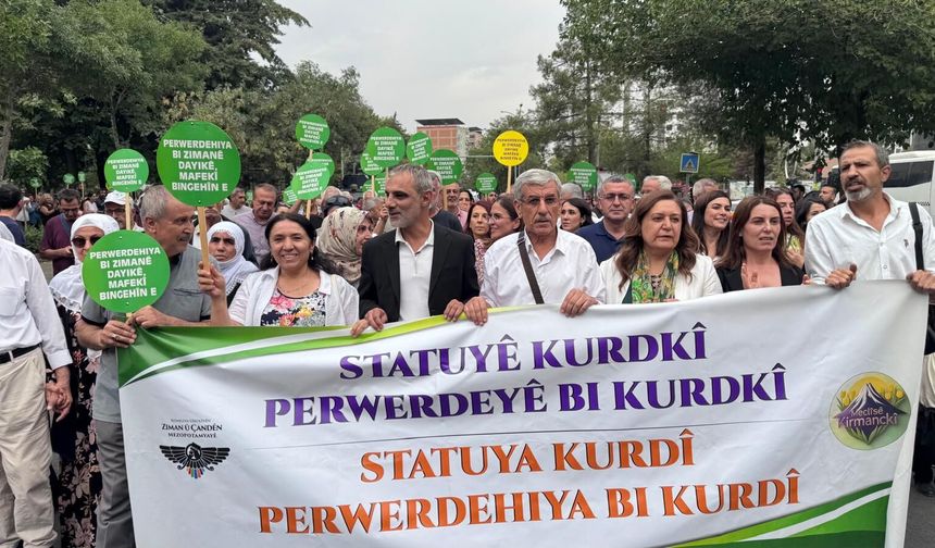 Anadilde Eğitim Talebi İçin Yürüyüş Düzenlendi