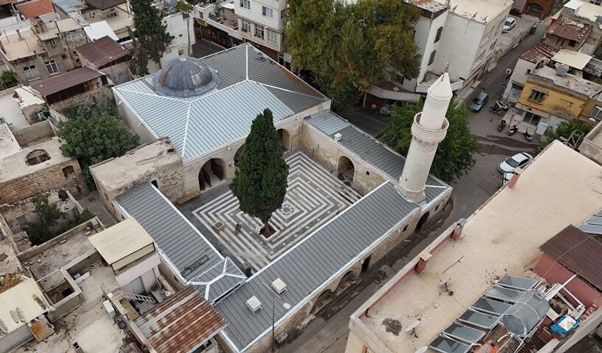 Depremde ağır hasar alan 400 yıllık Akcurun Camisi yeniden ibadete hazırlanıyor