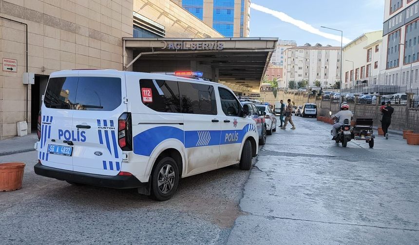 Fıstık toplamaya giden tarım aracı devrildi: 7 yaralı