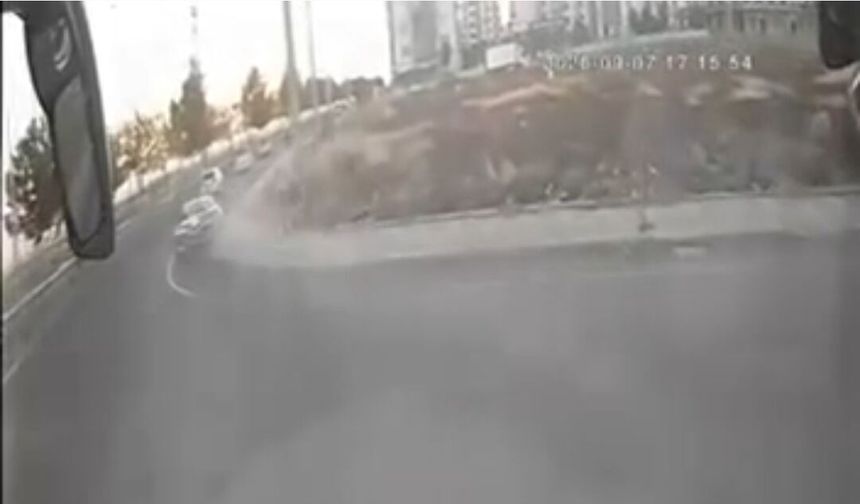 Diyarbakır’da kaldırımda yürüyen anne ve 2 çocuğa otomobil çarptı: Sürücü tutuklandı