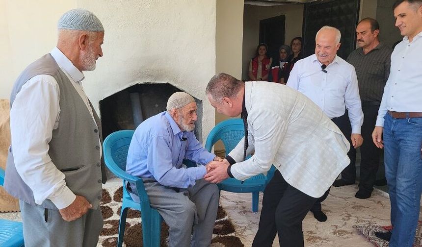 Çocuk Hakları İl Çocuk Komitesi, Adıyaman’ın son Kore Gazisi'ni ziyaret etti