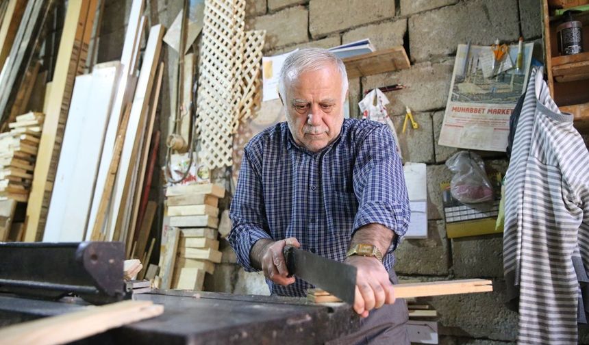 130 Yıllık Dede Yadigârı Marangozhaneyi Yaşatıyor