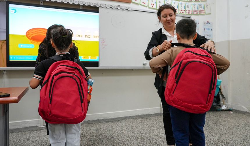 Diyarbakır’da 280 Öğrenciye Eğitim Desteği: Çanta ve Kırtasiye Dağıtıldı