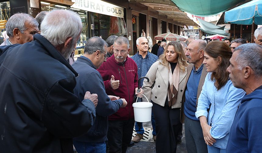 Ergani’de Belediye Eş Başkanlarından Esnafla Bir Araya Geldi