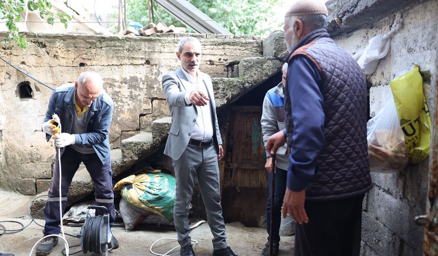 Kayapınar’da Sağanak Yağış Sonrası Belediye Ekipleri Sahaya İndi