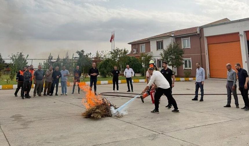 Cizre’de Yangın ve Tahliye Tatbikatı: Personel Uygulamalı Eğitim Aldı