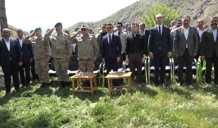 Kulp Koçkar mahallesi şehitleri dualarla anıldı