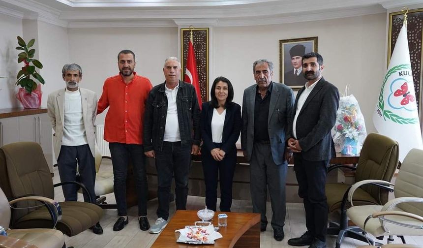 CHP’den Kulp Belediyesi Eş Başkanları’na nezaket ziyareti