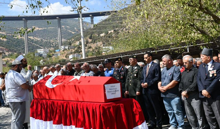 Gaziantep'te vefat eden Kıbrıs gazisi toprağa verildi