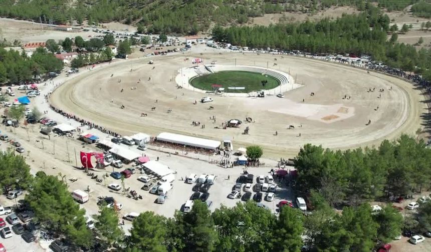 Osmancık'ta rahvan at yarışları yapıldı