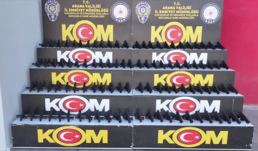 Polisin durdurduğu tırda 97 ruhsatsız tabanca ele geçirildi