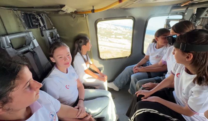 TEKNOFEST’te öğrenciler ilk kez helikopter deneyimi yaşadı