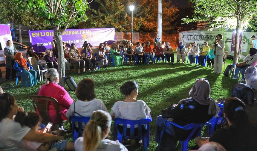 Kayapınar Belediyesi çalışma not defterinin ön sayfasını kadınlara ayırdı
