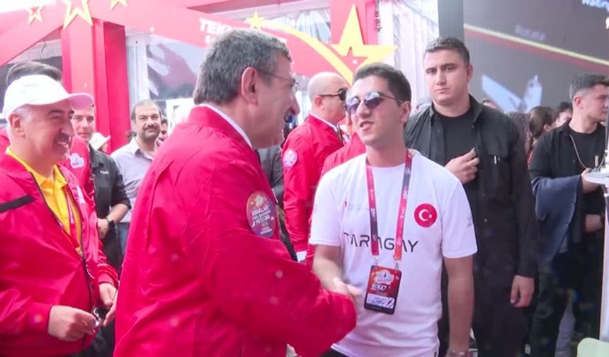 Cumhurbaşkanı Yardımcısı Yılmaz, TEKNOFEST'i ziyaret etti