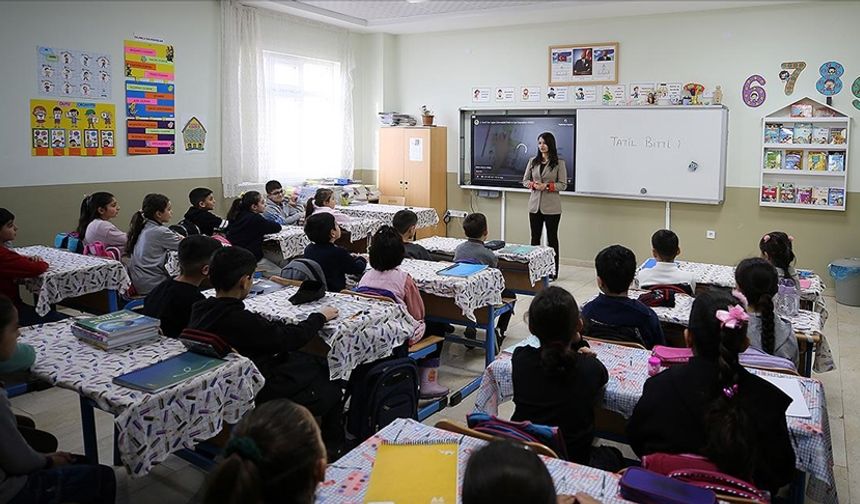 Yeni eğitim öğretim yılı yarın 18 milyon öğrenciyle başlıyor