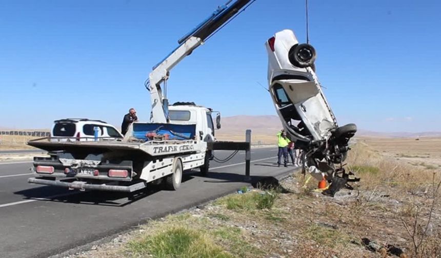 Konya'da devrilen otomobildeki 3 kişi hayatını kaybetti