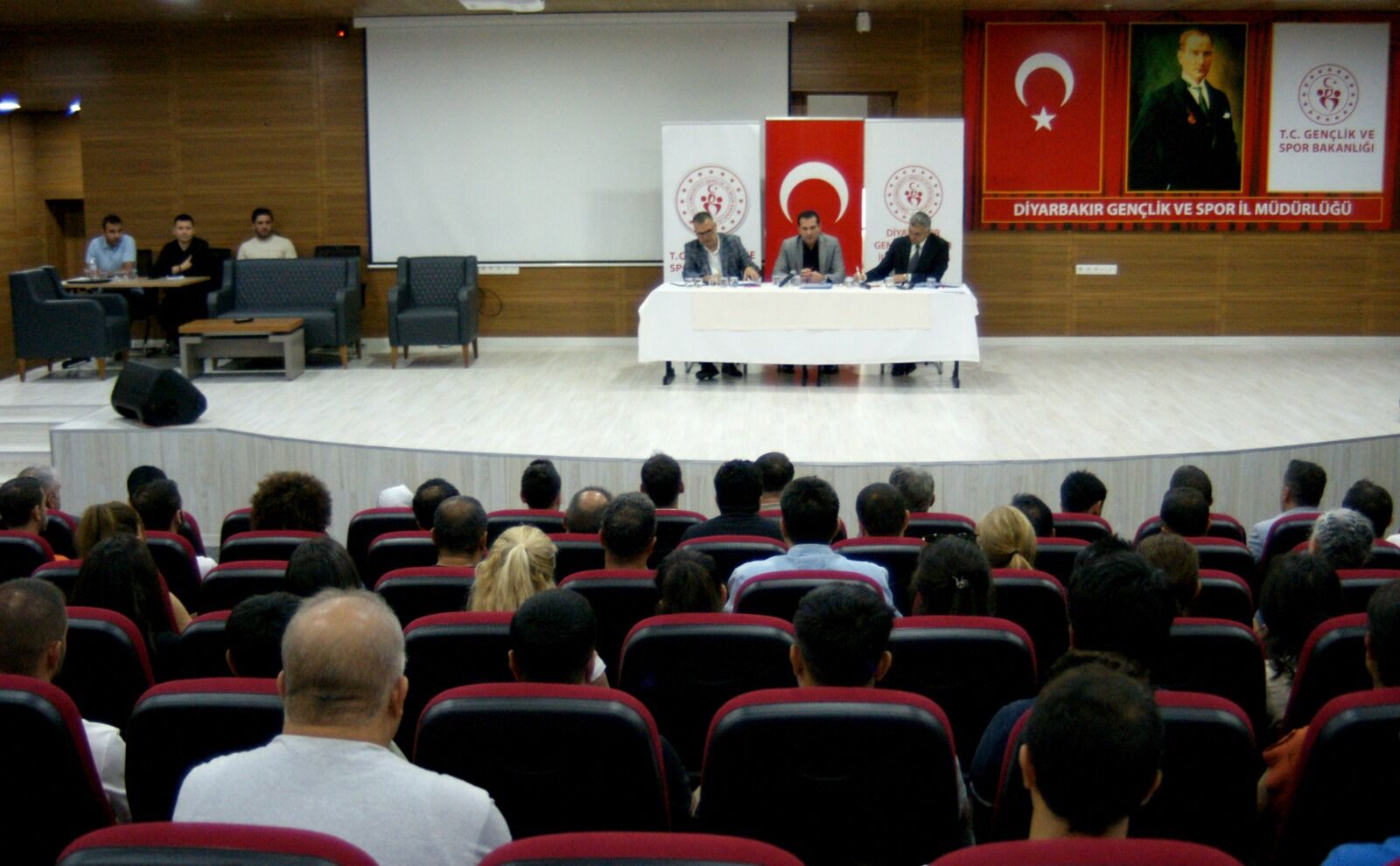 Gençlerin Geleceği İçin Diyarbakır’da Spor Seferberliği (9)