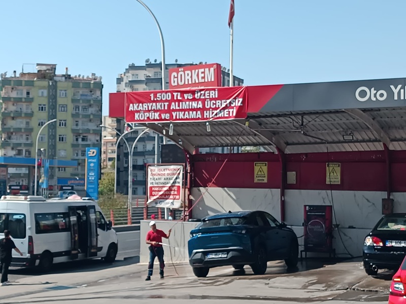 Petrol Önü ..