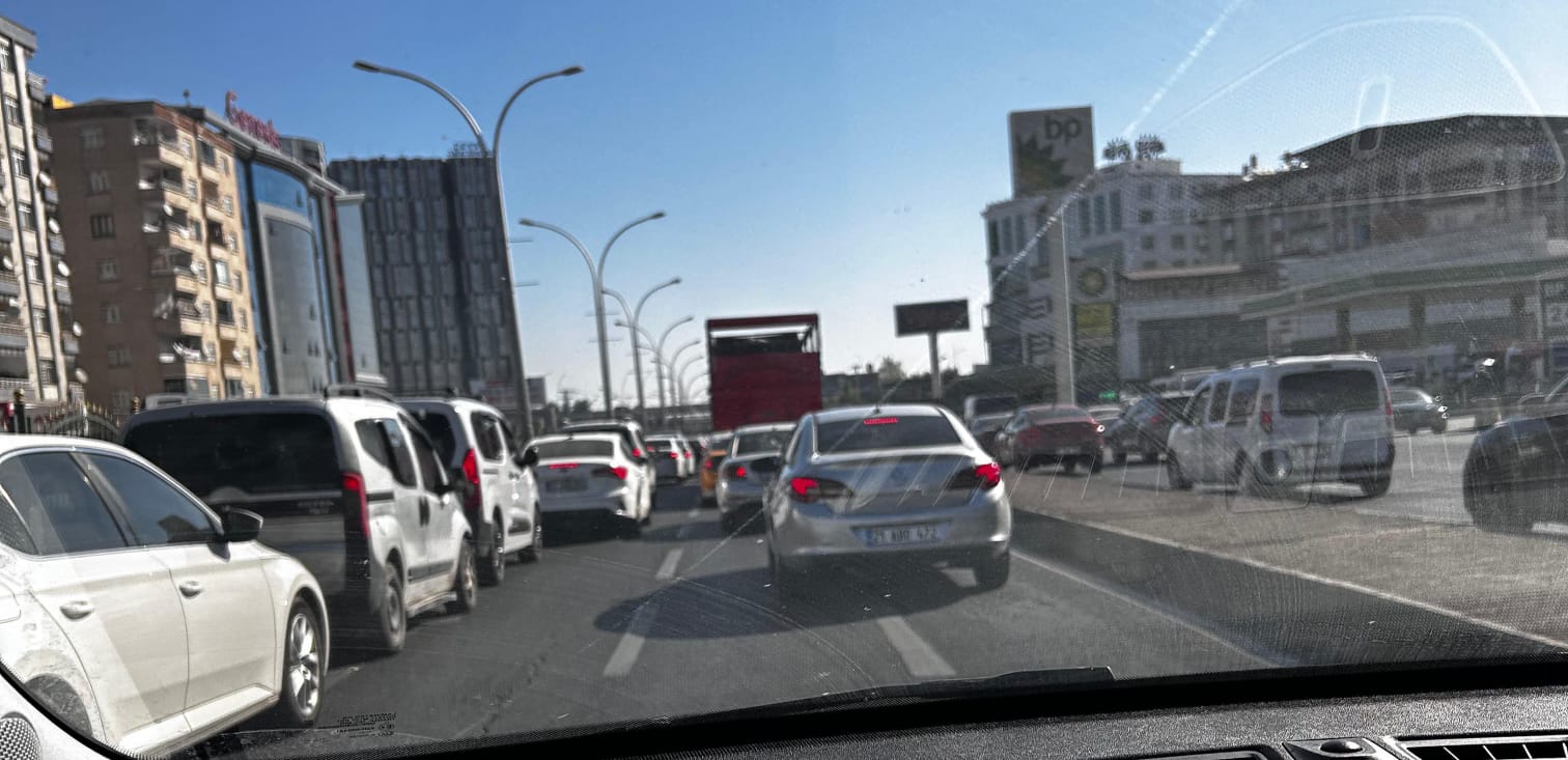 Seyrantepe – Dicle Üniversitesi Arasındaki Trafik Çilesi Bitmiyor (2)
