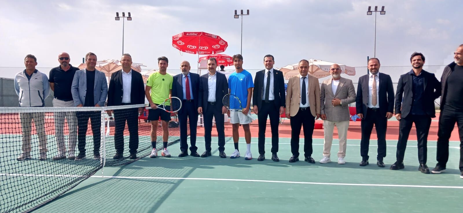 137 Sporcu, 860 Bin Tl Ödül Için Raket Sallıyor (1)