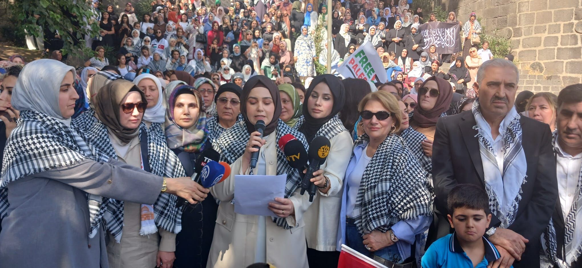 Ak Partili Kadınlardan Hz. Süleyman Yerleşkesinde “Gazze İçin Sessiz Çığlık” Etkinliği (3)