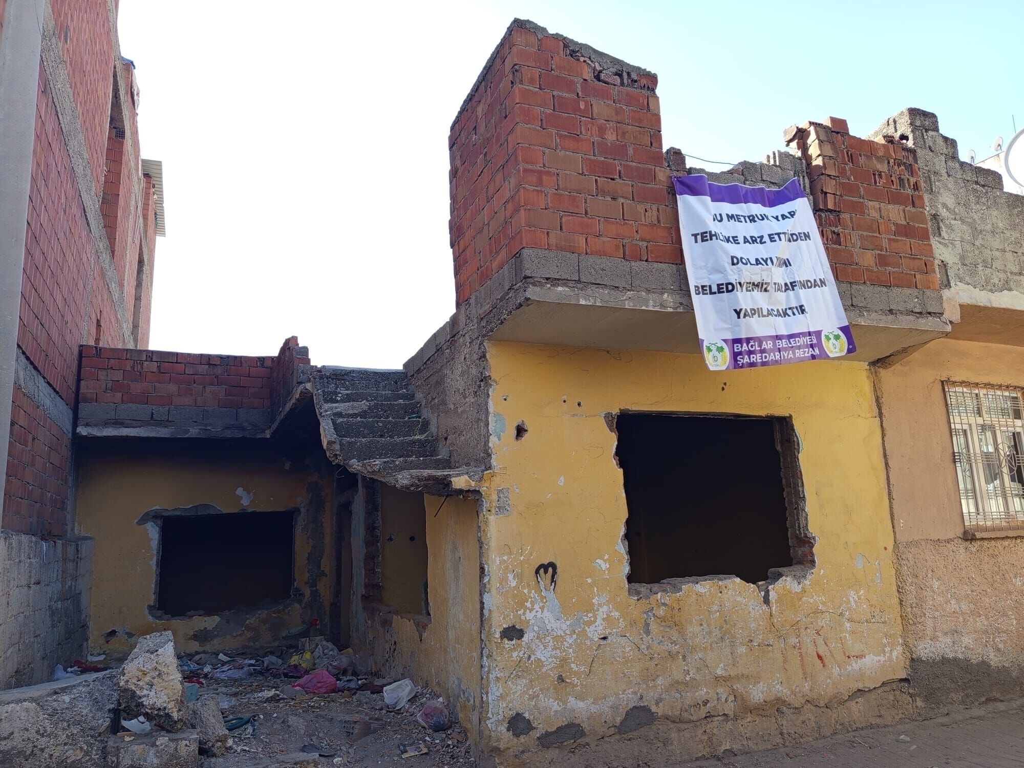 Bağlar’da Tehlikeli Binalar Bir Bir Kaldırılıyor (2)