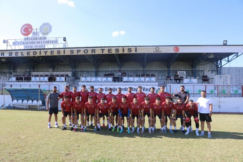 Diyarbakır Büyükşehir Futbol Takımı Bal’da Şampiyonluk Peşinde (1) 800X533-1