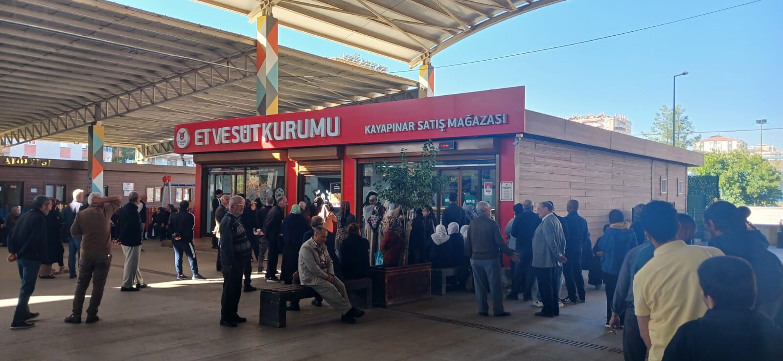 Diyarbakır’da Ucuz Et Sırası Bitmek Bilmiyor Önce Fiş Alanlar, Et Kalırsa Fişi Olmayanlara (3)