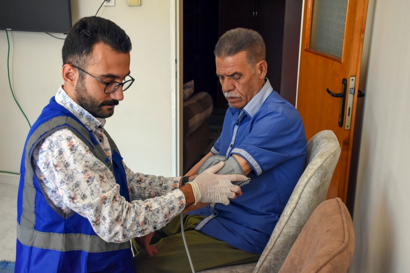 Diyarbakır’da Yaşlılara Evde Sağlık Taraması Ve Cihaz Desteği (3) 800X533