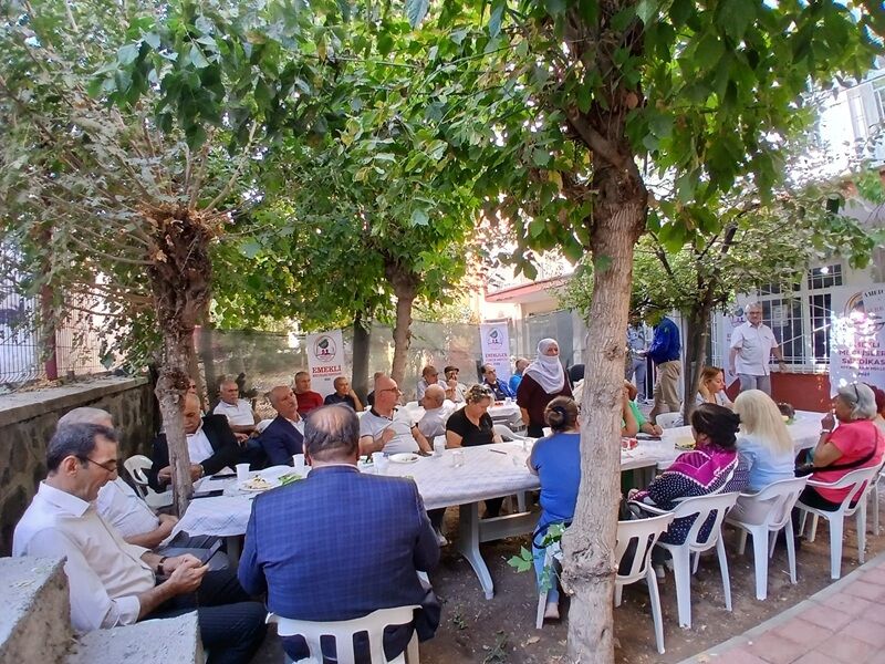 Emekliler Biraraya Geldi