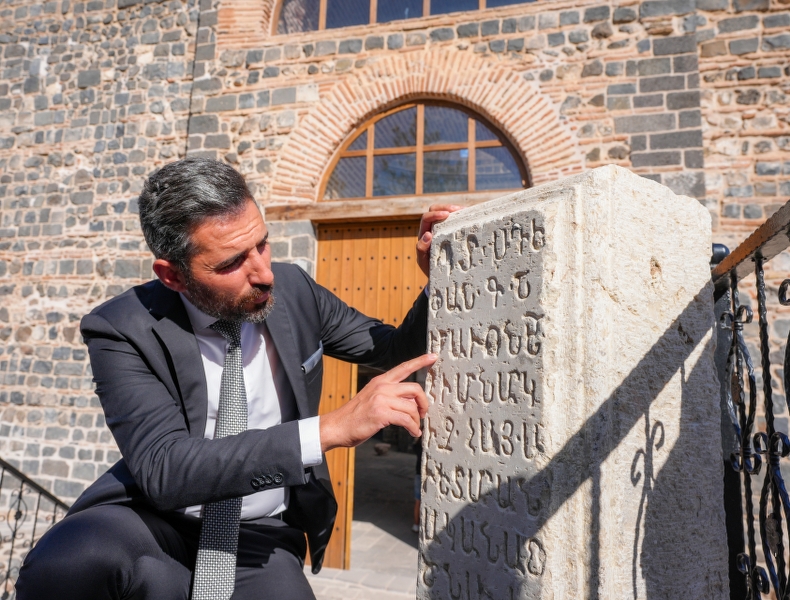 Hani’de Inşaat Kazısında Tarihi Mezar Kapağı Ortaya Çıktı (5) 790X600