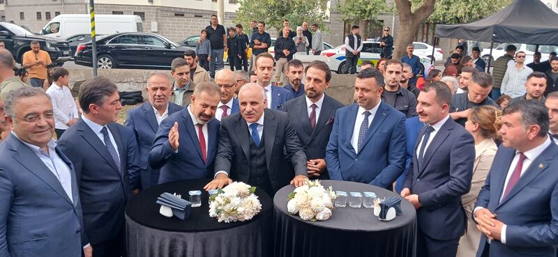 Hasir Evi̇ Vali̇
