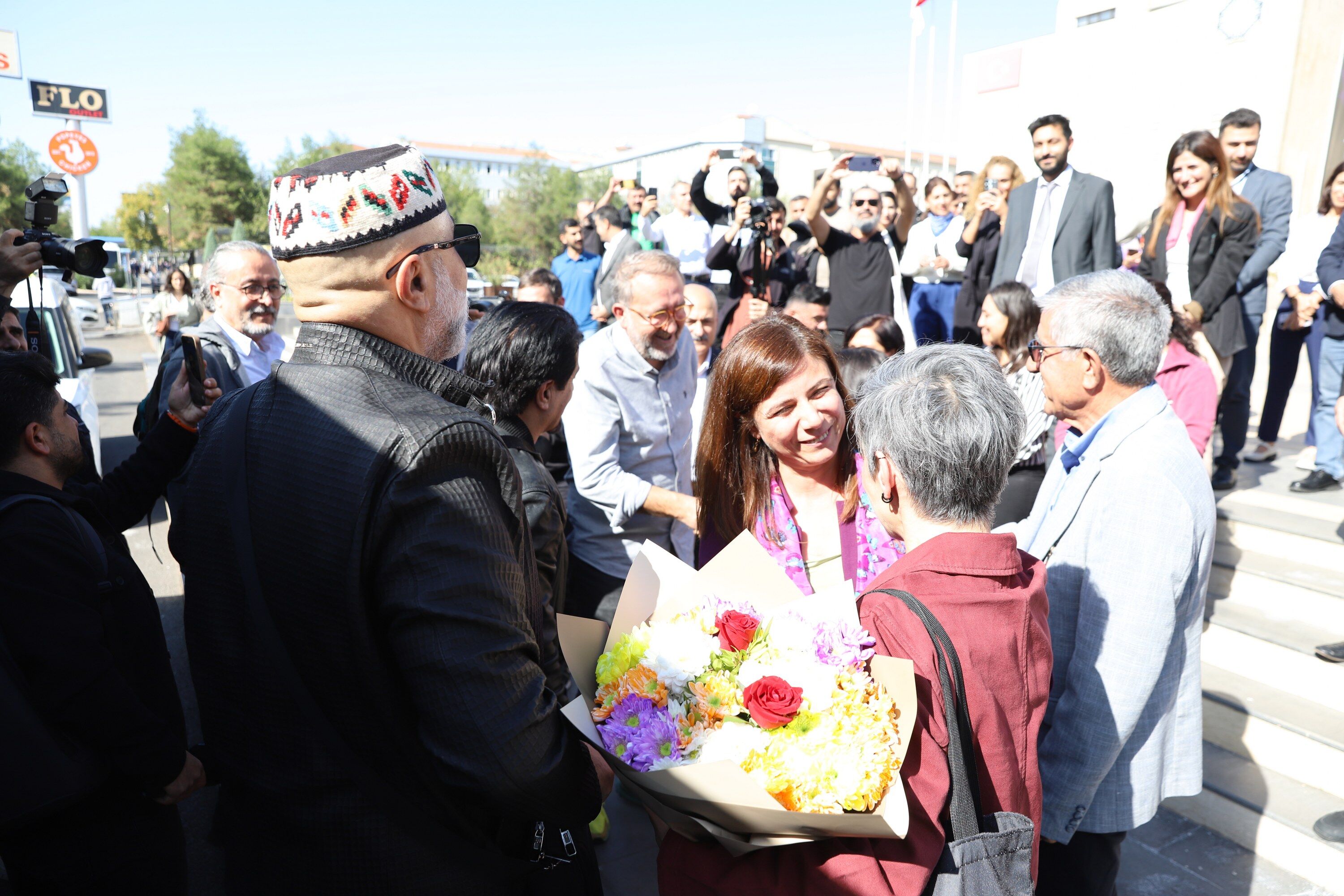 Koma Amed, 30 Yıl Sonra Diyarbakır’da Şarkılarla Karşılandı-1